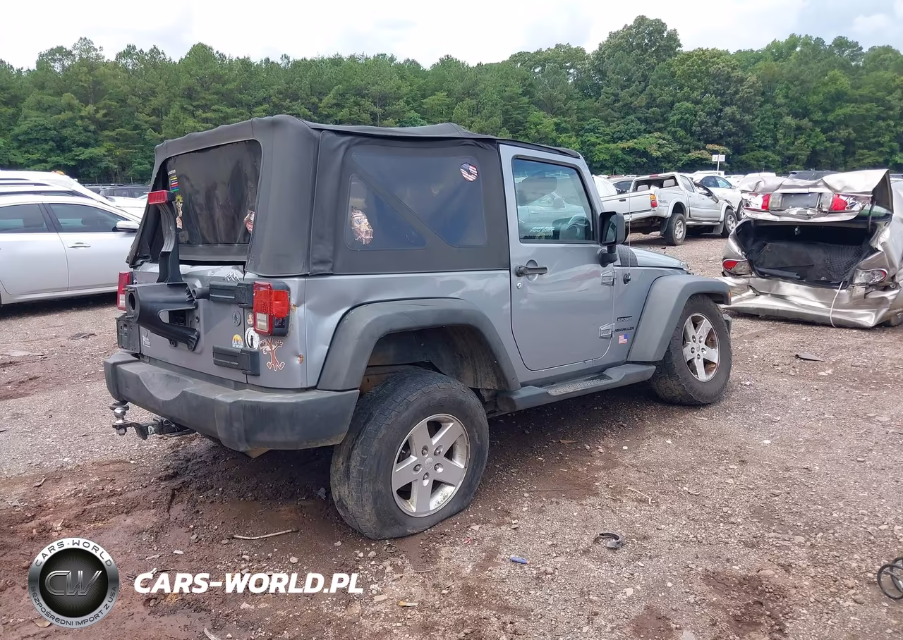 2013 Jeep Wrangler Sport VIN:1C4AJWAG4DL692431 - 4