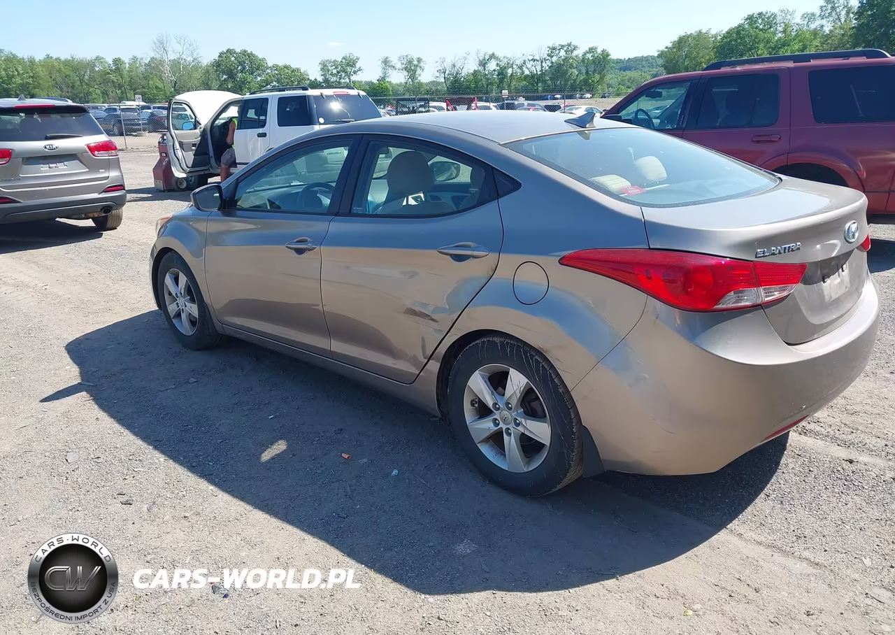 2013 Hyundai Elantra Gls VIN:5NPDH4AEXDH413693 - 3