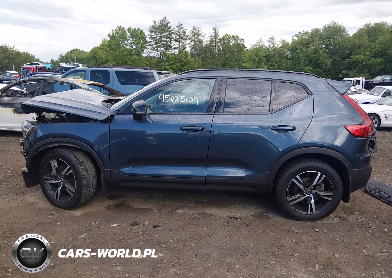 2026 Volvo Xc40 Core, B5 Awd Gas (Mild Hybrid), Dark VIN:YV4L12UK6T2665427 - 15