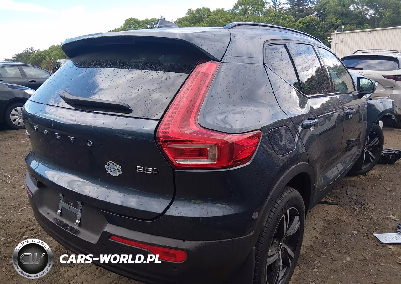 2026 Volvo Xc40 Core, B5 Awd Gas (Mild Hybrid), Dark VIN:YV4L12UK6T2665427 - 4