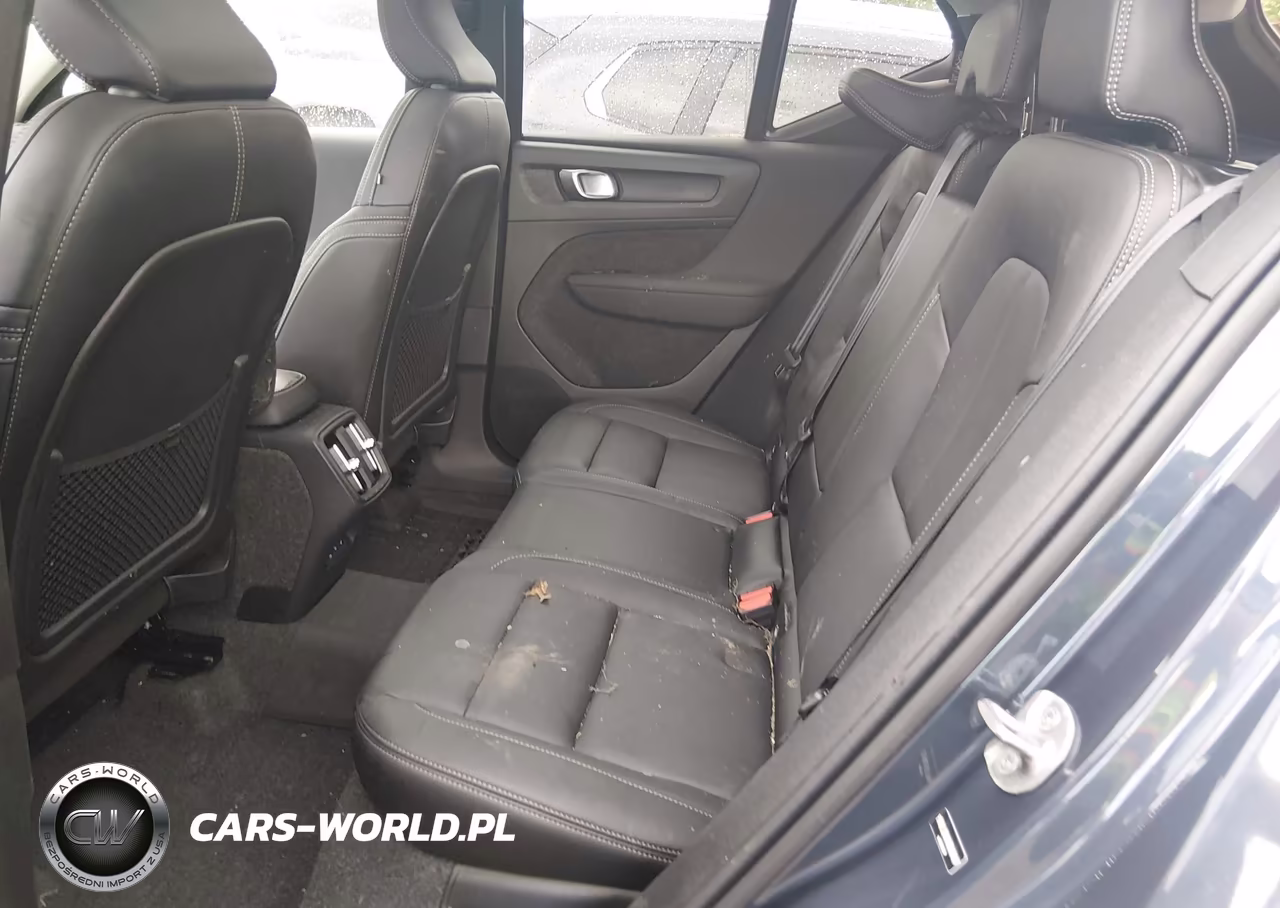 2026 Volvo Xc40 Core, B5 Awd Gas (Mild Hybrid), Dark VIN:YV4L12UK6T2665427 - 8