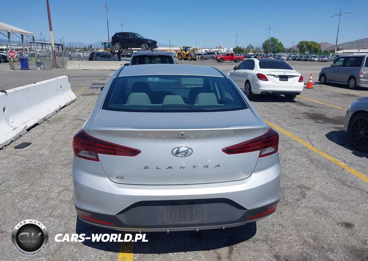 2019 Hyundai Elantra Se VIN:5NPD74LFXKH495933 - 17
