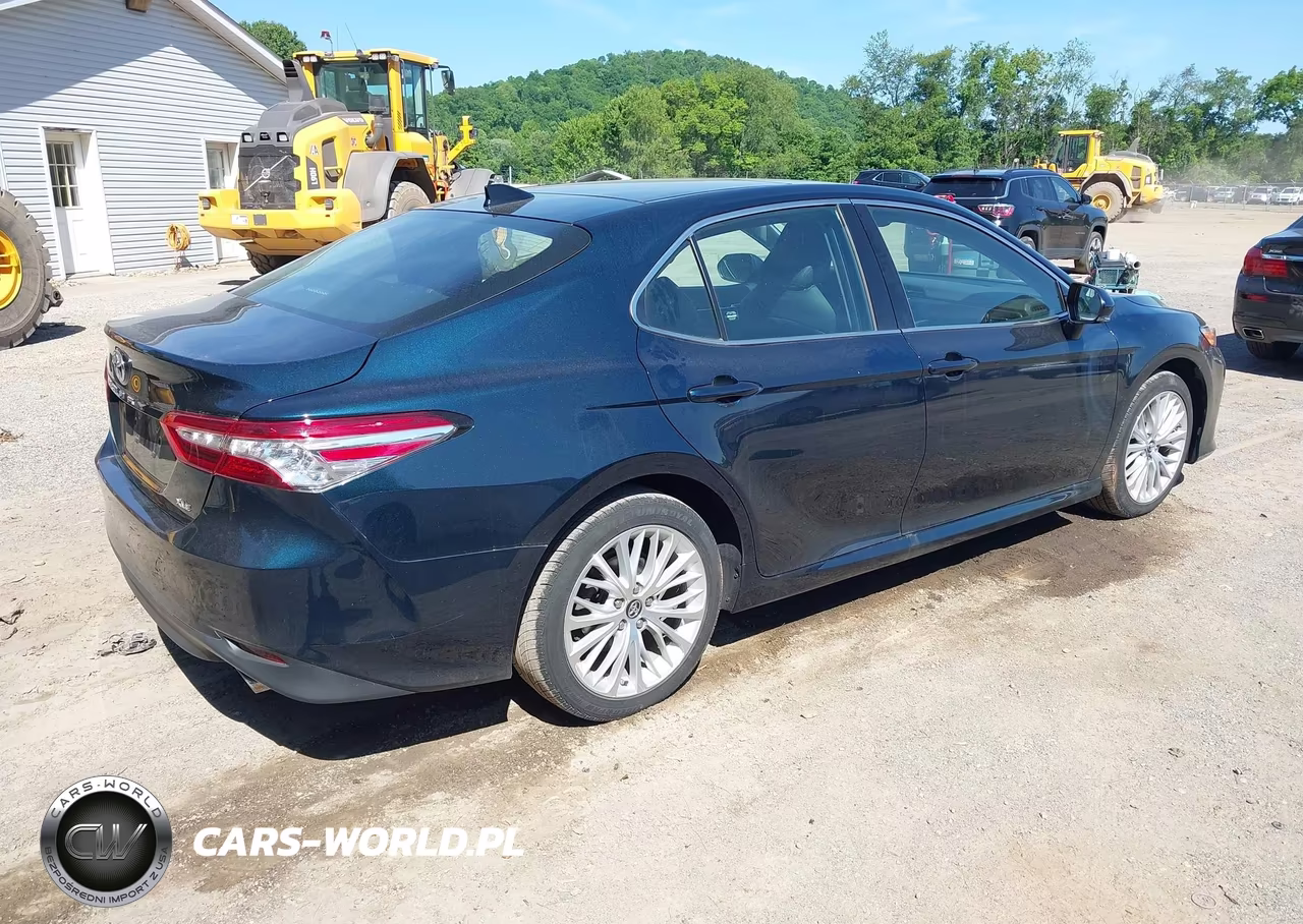 2019 Toyota Camry Xle VIN:4T1B11HK3KU828648 - 4