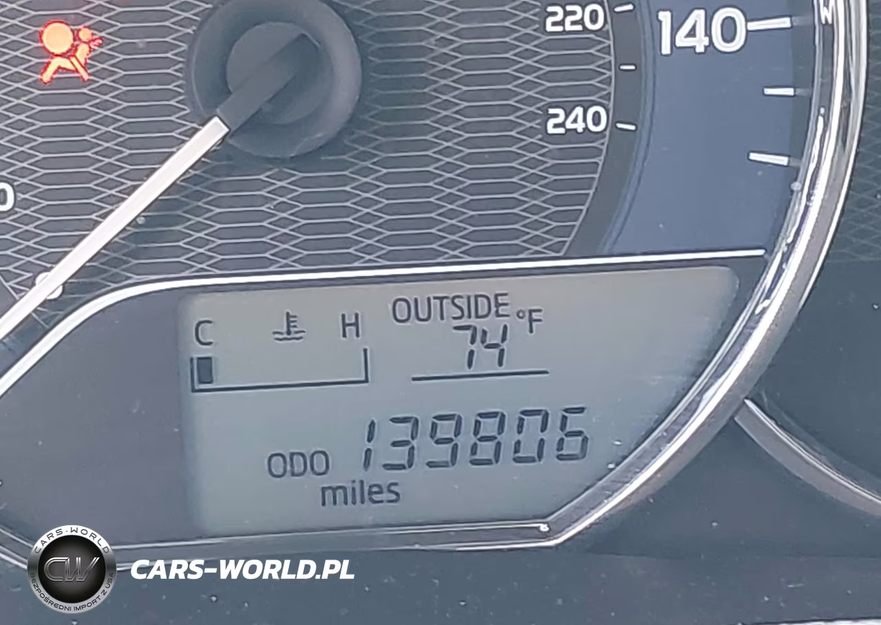 2016 Toyota Corolla Le Plus VIN:5YFBURHE5GP403134 - 16