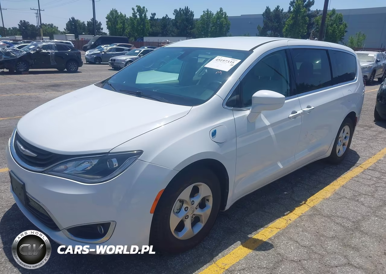 2018 Chrysler Pacifica Hybrid Touring Plus VIN:2C4RC1H79JR306918 - 2