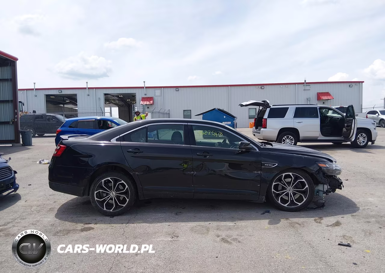 2018 Ford Taurus Sho VIN:1FAHP2KTXJG137589 - 13