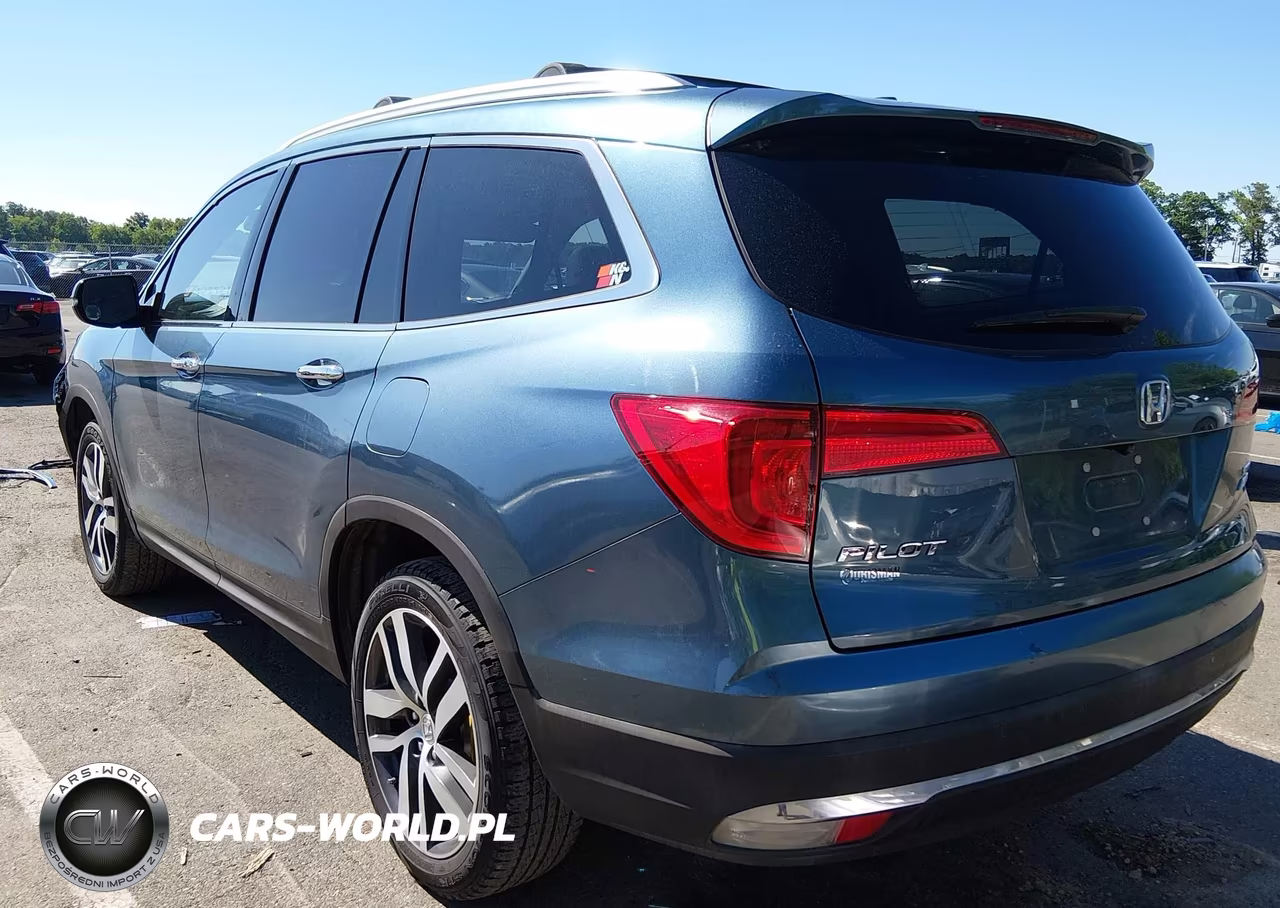 2016 Honda Pilot Touring VIN:5FNYF6H9XGB050259 - 3
