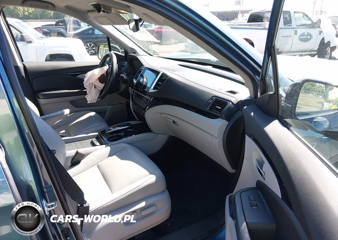 2016 Honda Pilot Touring VIN:5FNYF6H9XGB050259 - 5