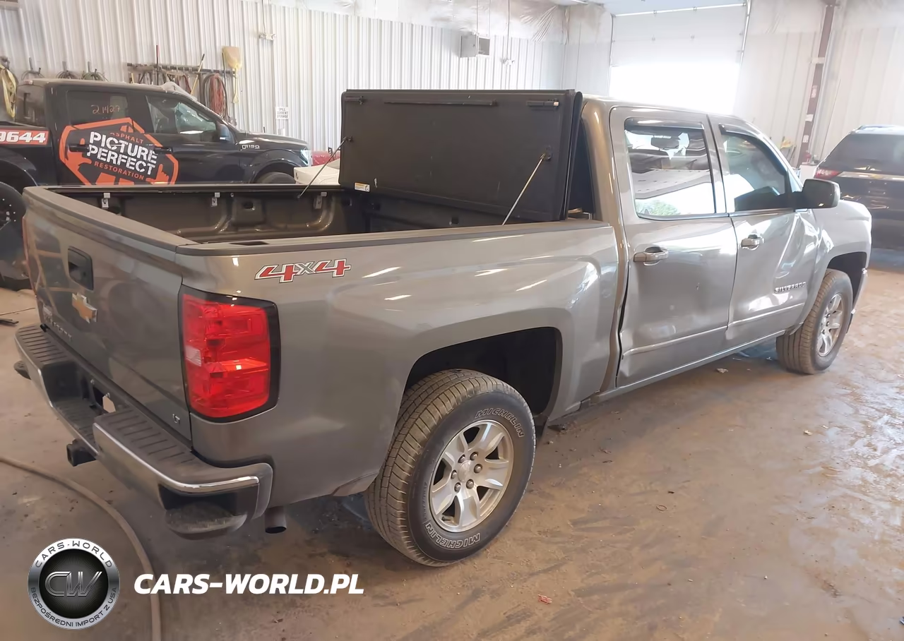 2017 Chevrolet Silverado 1500 1Lt VIN:3GCUKREC9HG316927 - 4