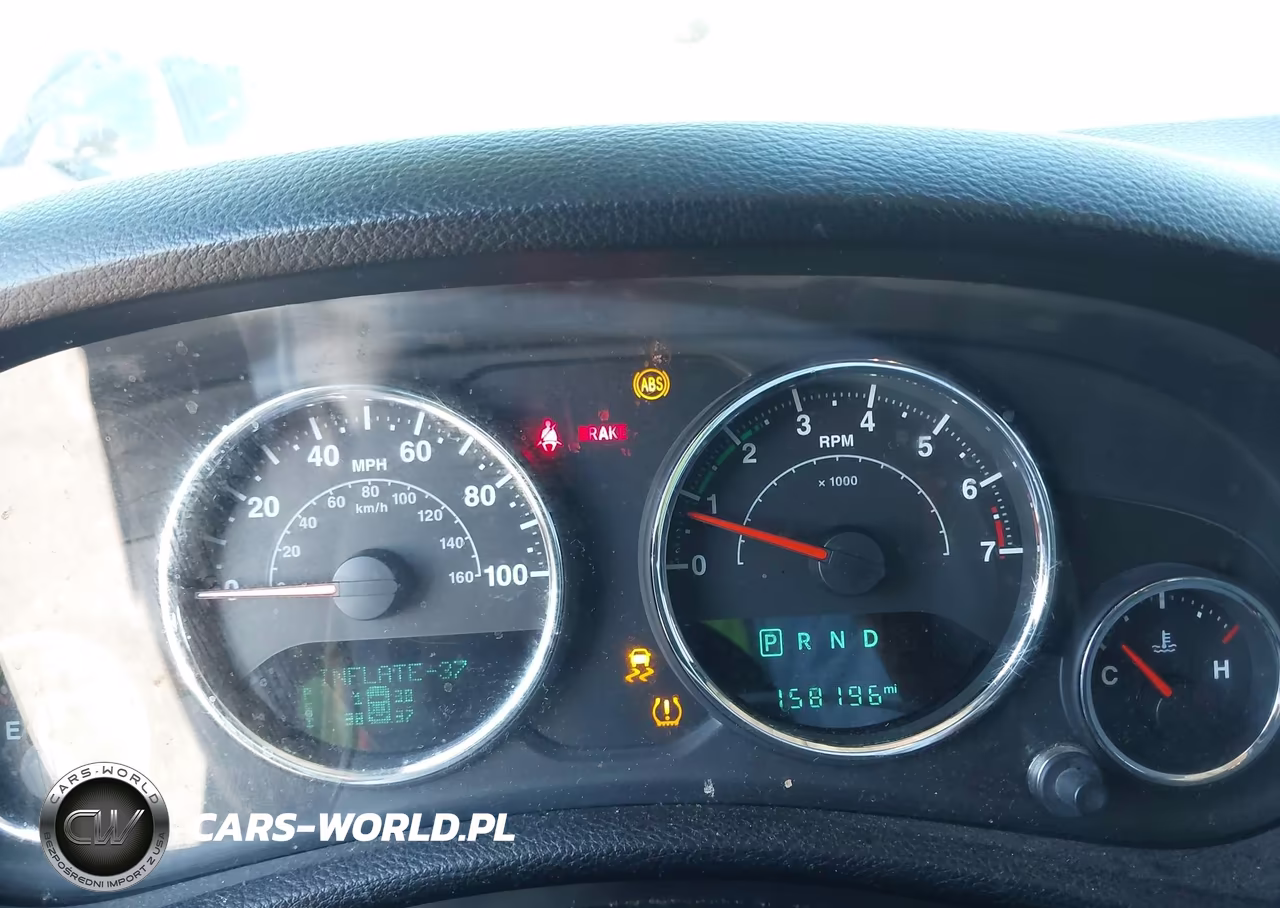 2015 Jeep Wrangler Unlimited Rubicon VIN:1C4HJWFG6FL570759 - 7