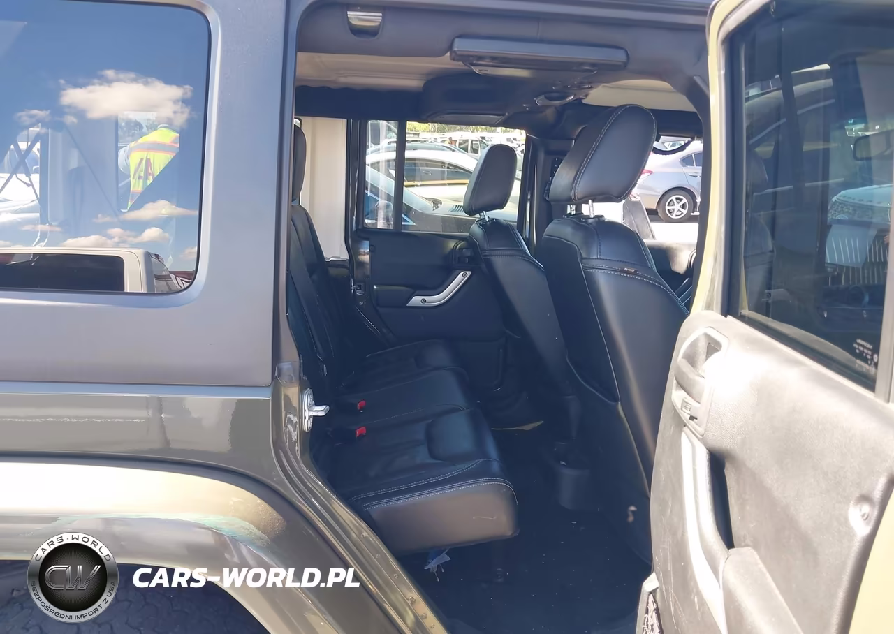 2015 Jeep Wrangler Unlimited Rubicon VIN:1C4HJWFG6FL570759 - 8