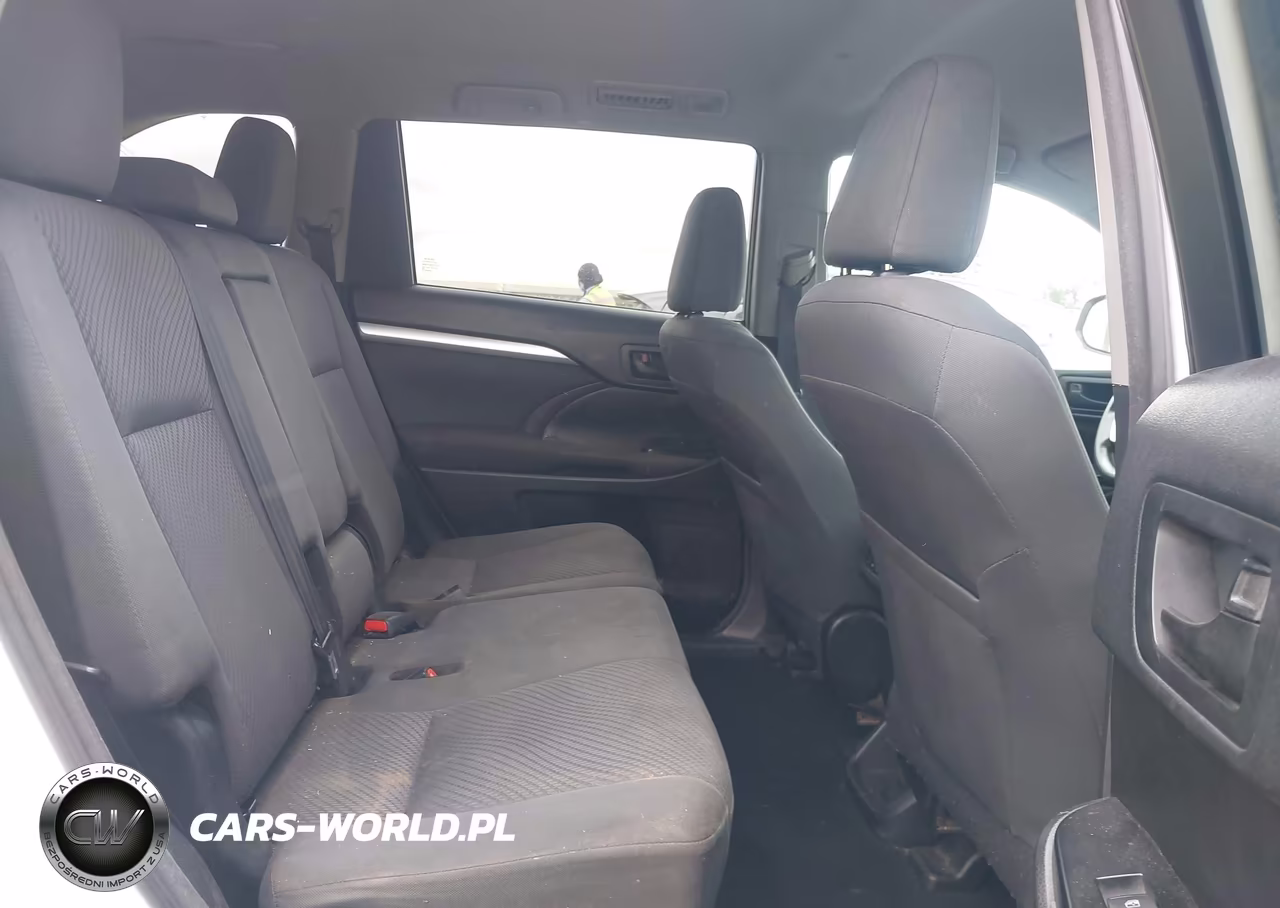 2018 Toyota Highlander Le VIN:5TDZARFH1JS039281 - 8