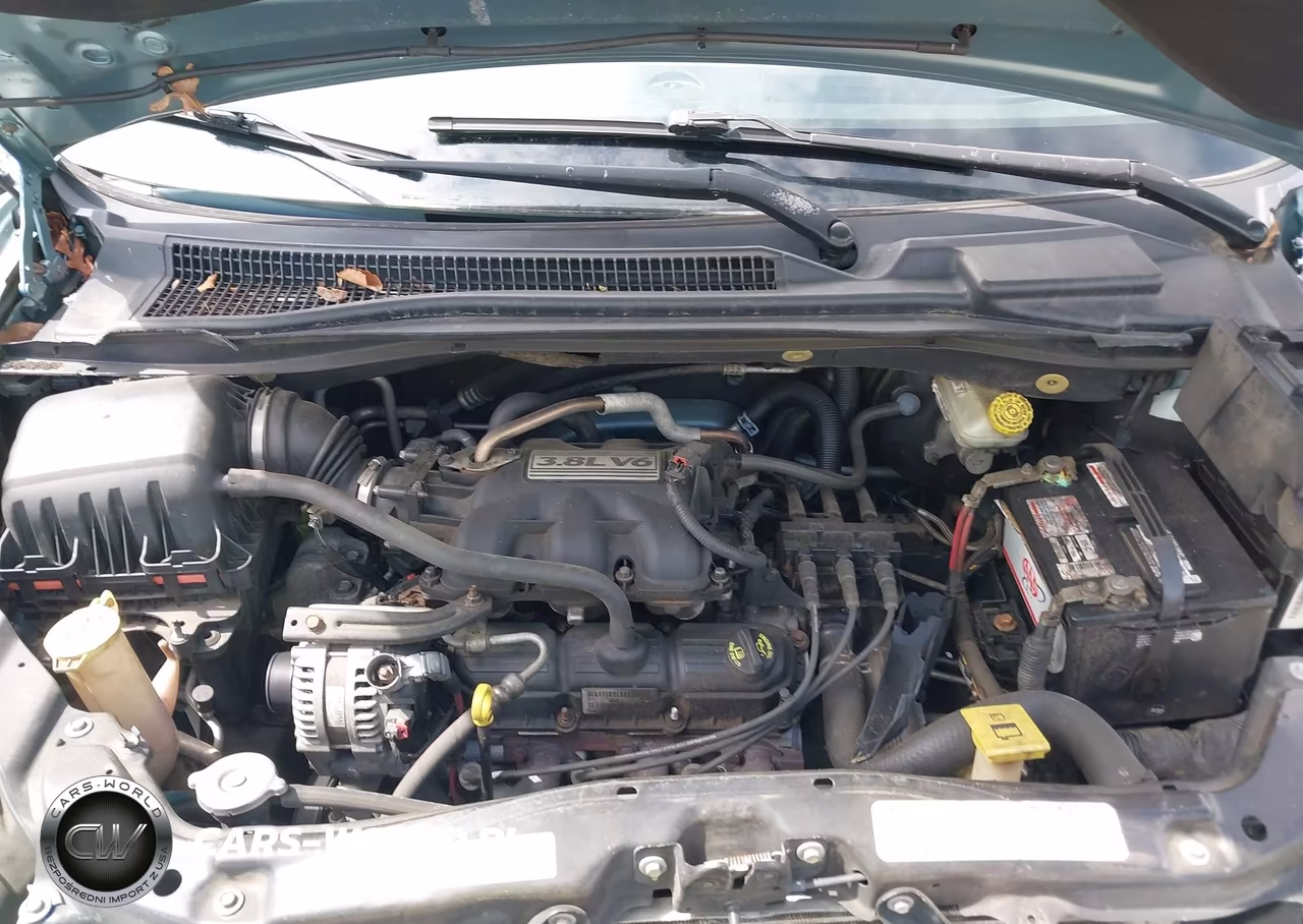 2008 Chrysler Town & Country Touring VIN:2A8HR54P78R682074 - 10