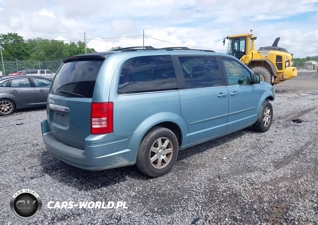 2008 Chrysler Town & Country Touring VIN:2A8HR54P78R682074 - 4