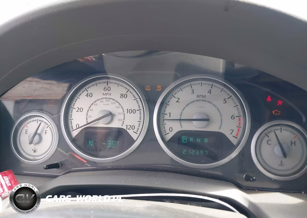 2008 Chrysler Town & Country Touring VIN:2A8HR54P78R682074 - 7