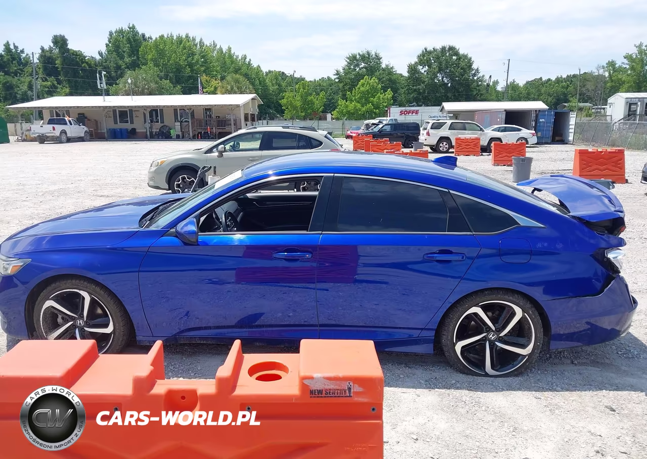 2018 Honda Accord Sport VIN:1HGCV1F3XJA245164 - 14