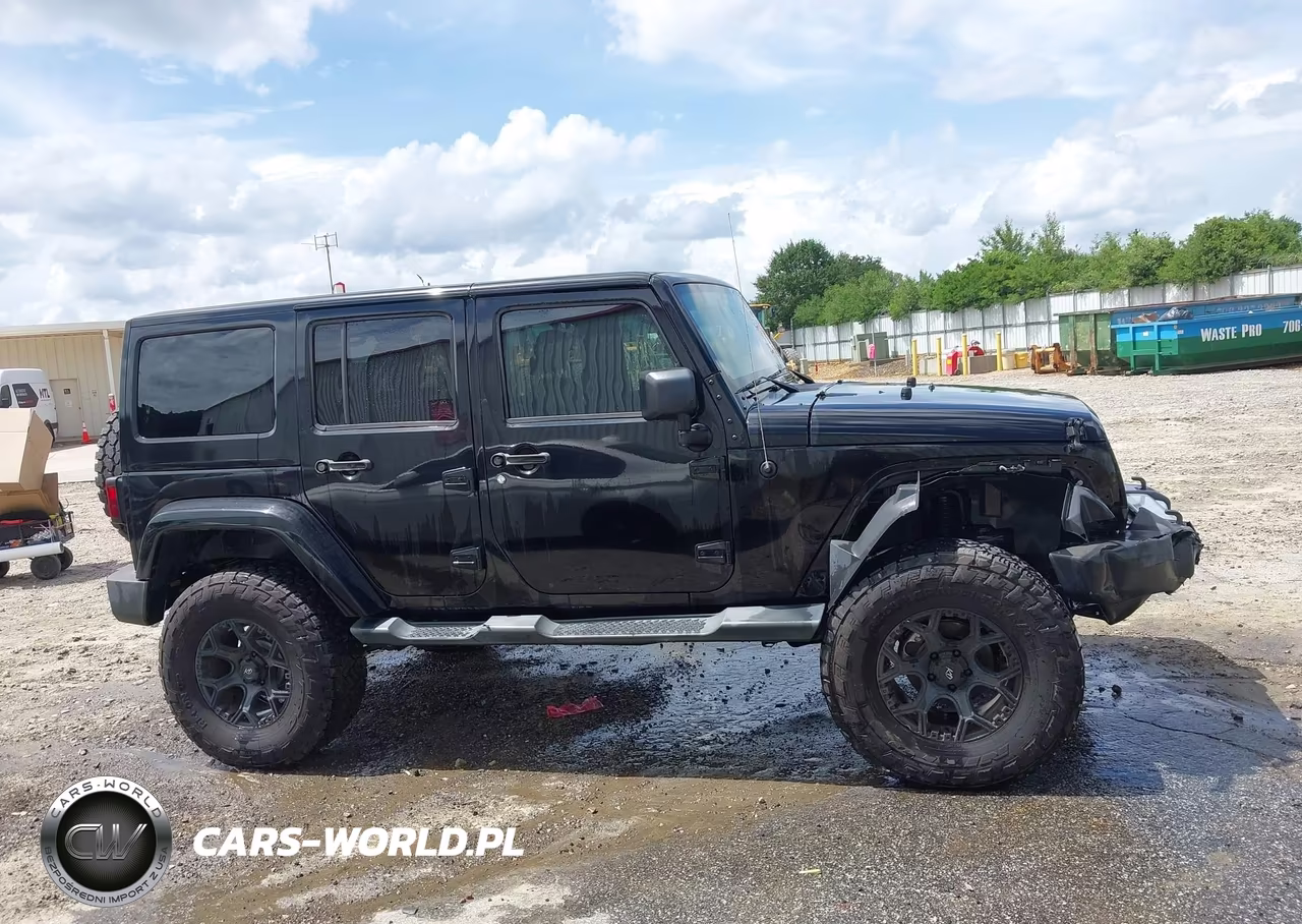 2015 Jeep Wrangler Unlimited Sahara VIN:1C4BJWEG4FL527528 - 14