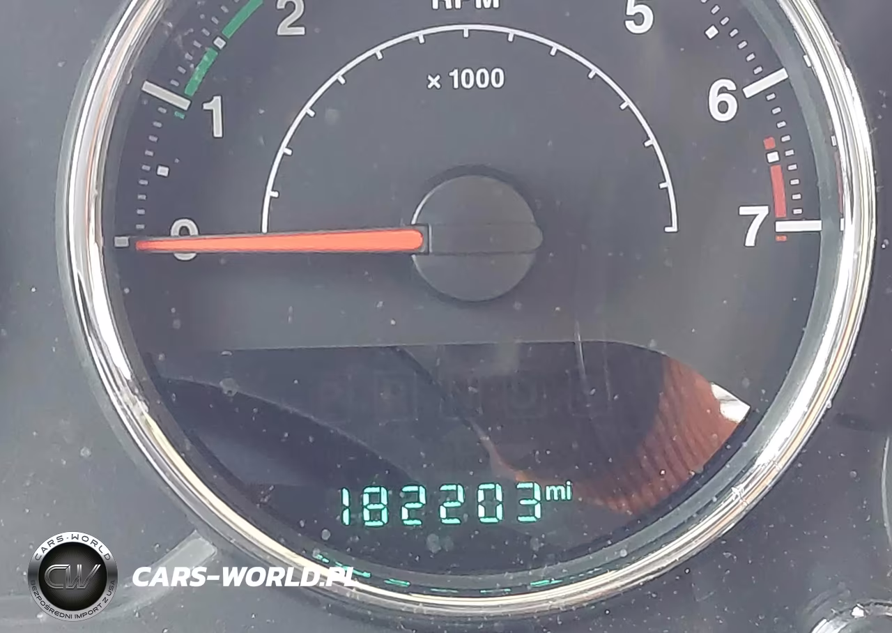 2015 Jeep Wrangler Unlimited Sahara VIN:1C4BJWEG4FL527528 - 16