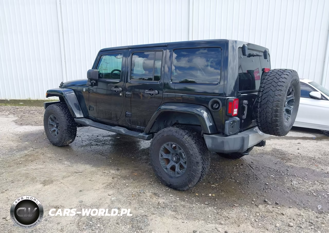 2015 Jeep Wrangler Unlimited Sahara VIN:1C4BJWEG4FL527528 - 3