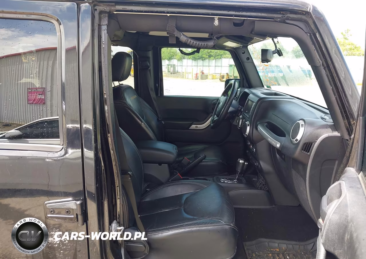 2015 Jeep Wrangler Unlimited Sahara VIN:1C4BJWEG4FL527528 - 5