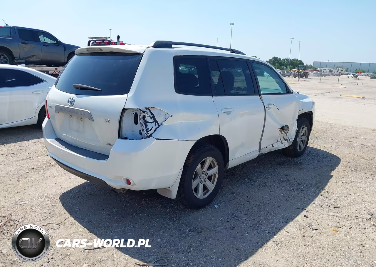 2010 Toyota Highlander Base V6 VIN:5TDBK3EH4AS005574 - 4