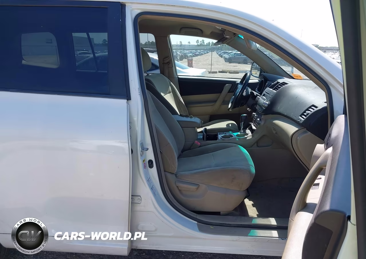2010 Toyota Highlander Base V6 VIN:5TDBK3EH4AS005574 - 5