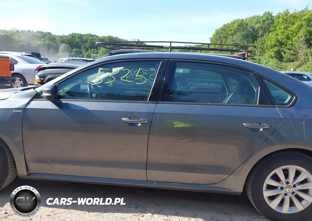 2014 Volkswagen Passat 1.8T Wolfsburg Edition VIN:1VWAT7A3XEC077216 - 14