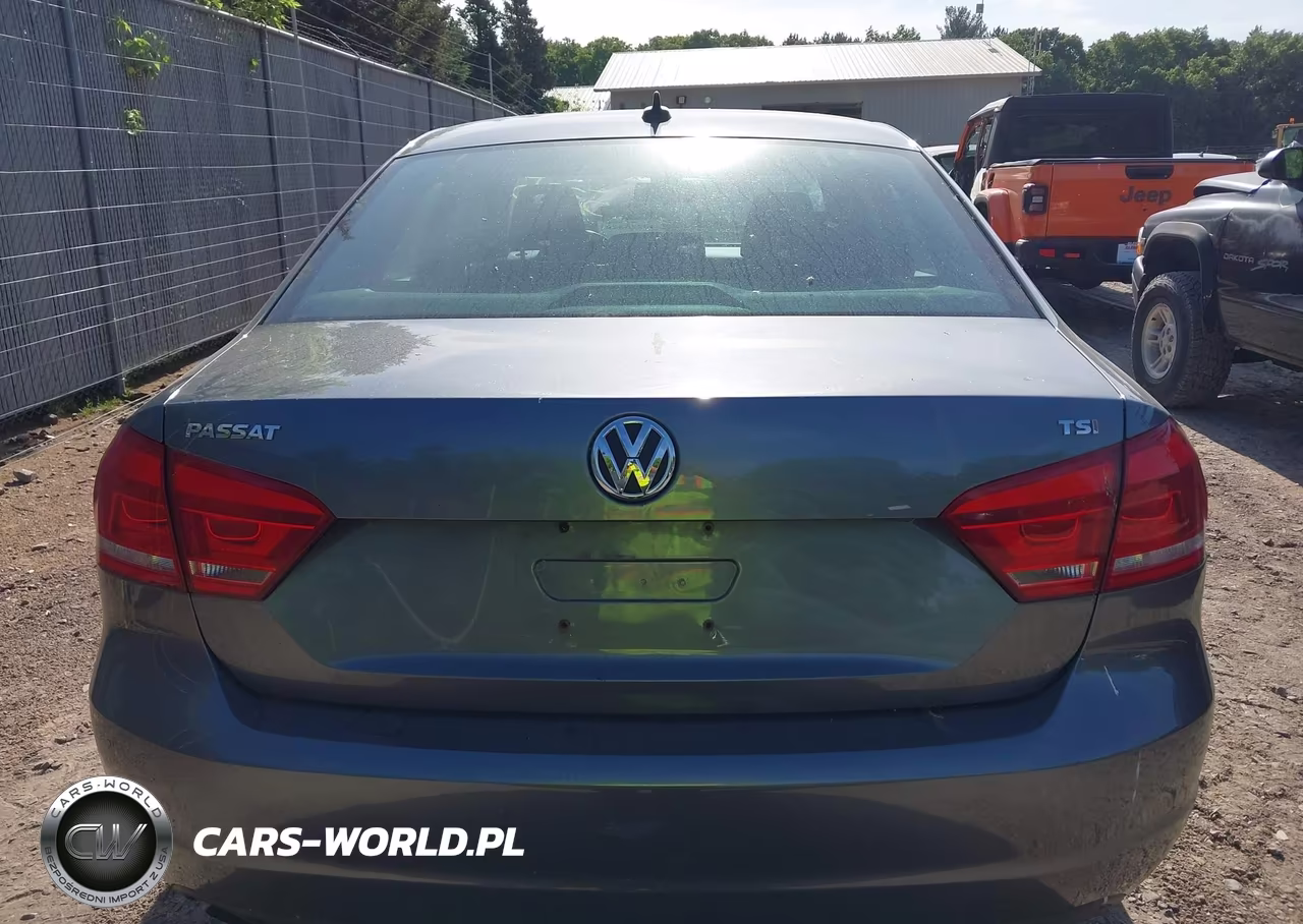 2014 Volkswagen Passat 1.8T Wolfsburg Edition VIN:1VWAT7A3XEC077216 - 16