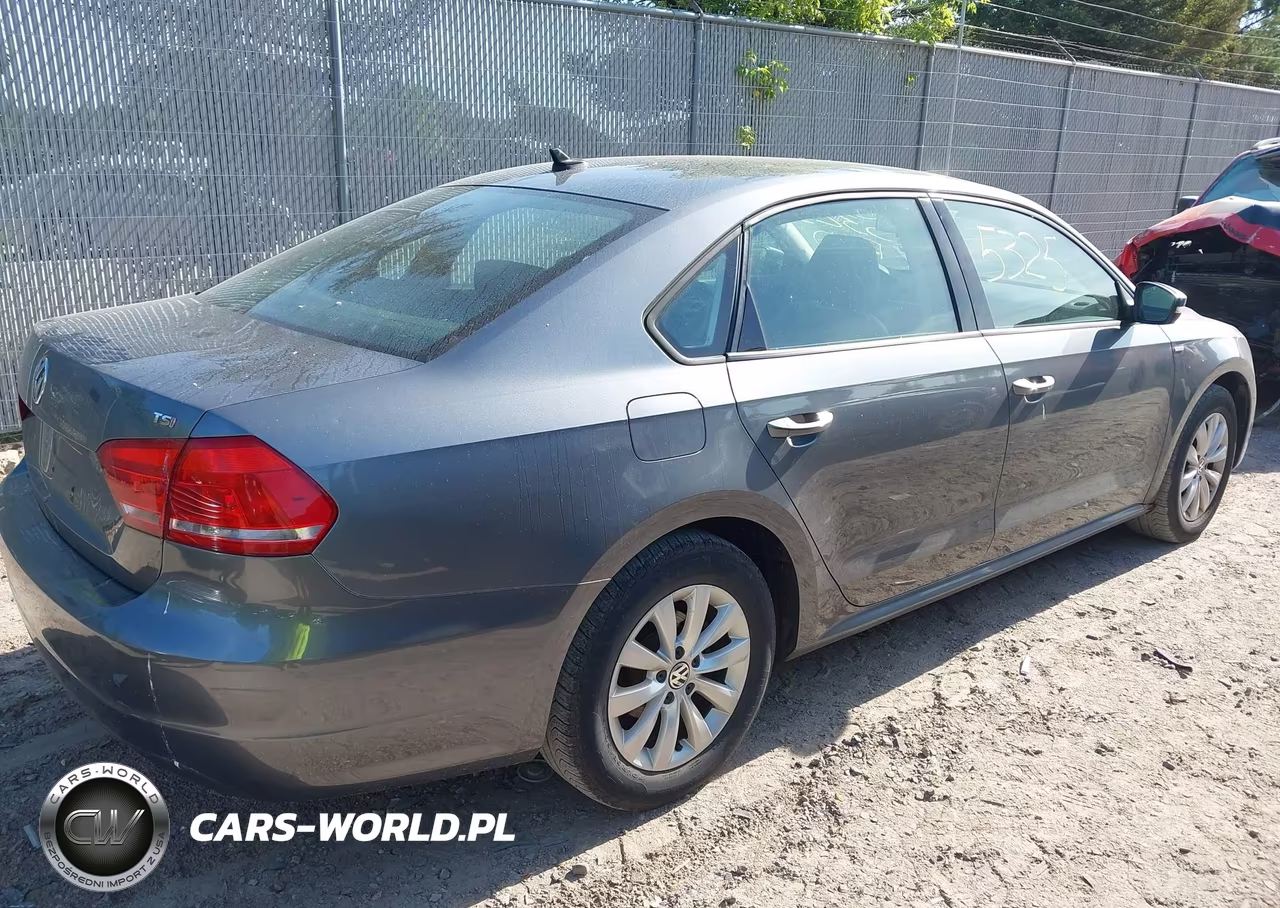 2014 Volkswagen Passat 1.8T Wolfsburg Edition VIN:1VWAT7A3XEC077216 - 4