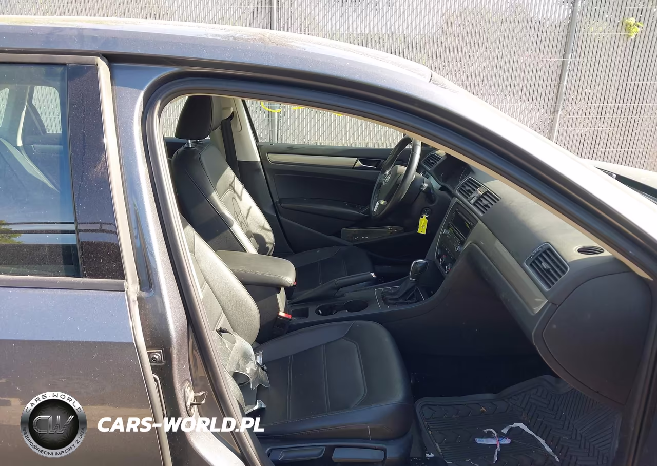 2014 Volkswagen Passat 1.8T Wolfsburg Edition VIN:1VWAT7A3XEC077216 - 5