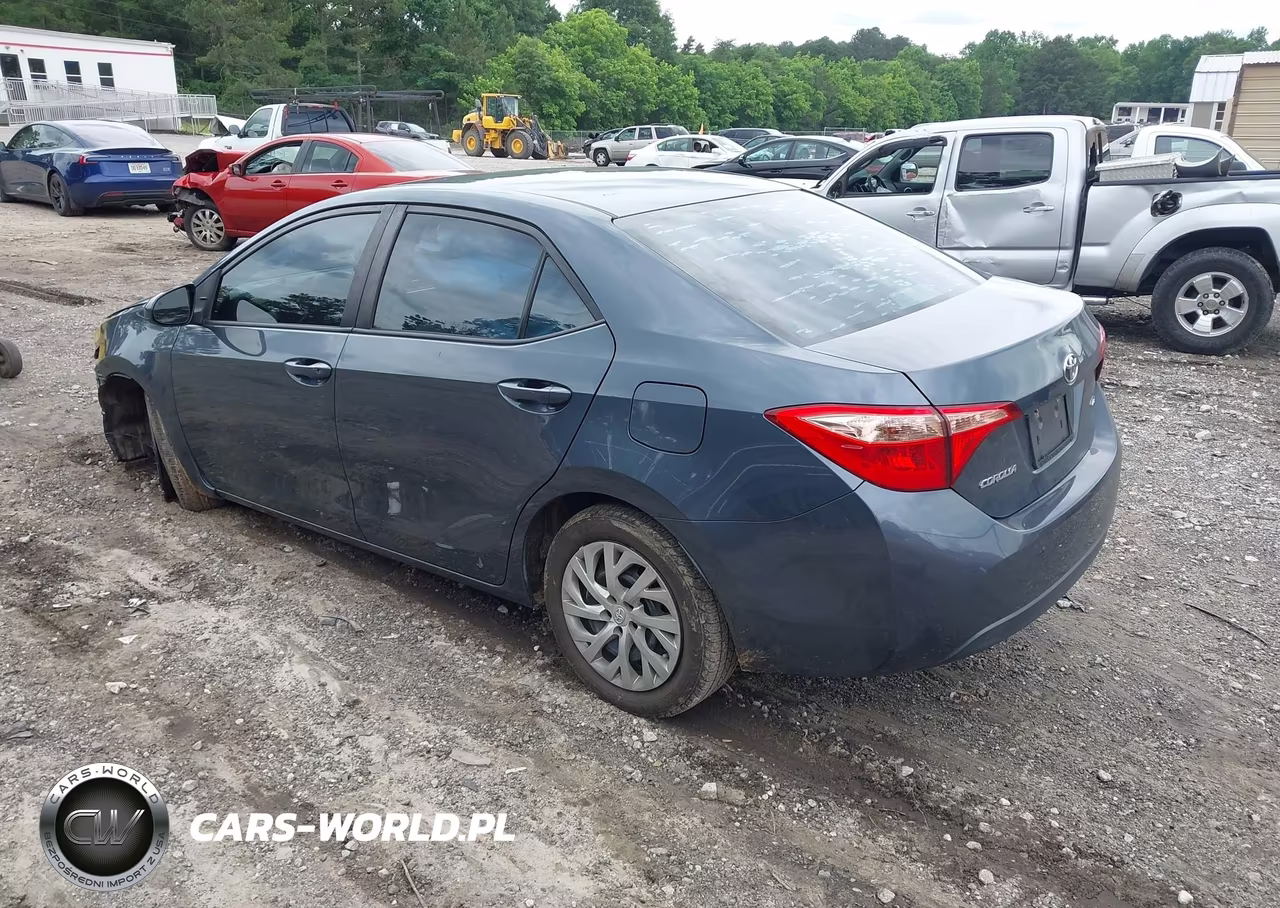 2019 Toyota Corolla Le VIN:2T1BURHE9KC204743 - 3
