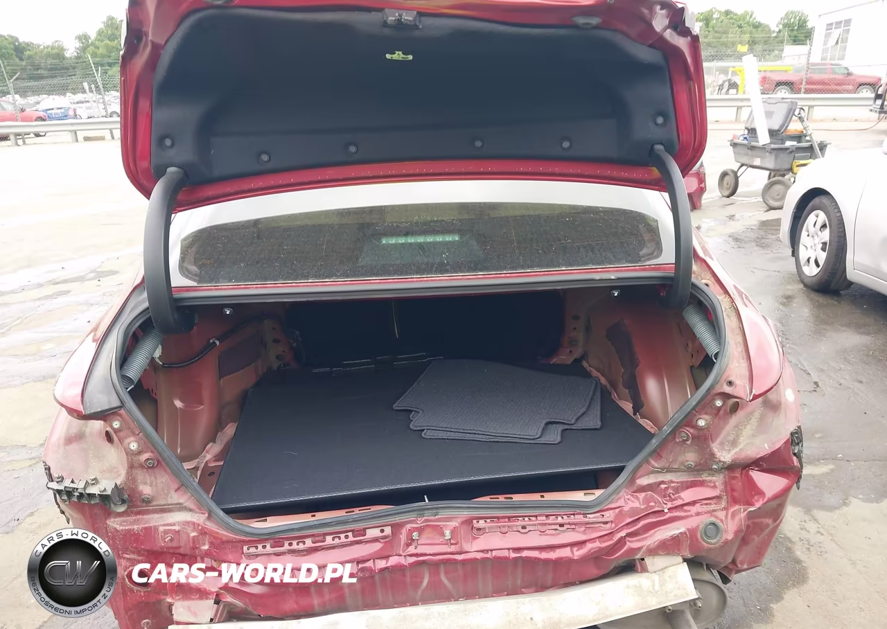 2018 Toyota Camry Le VIN:4T1B11HK6JU544882 - 17