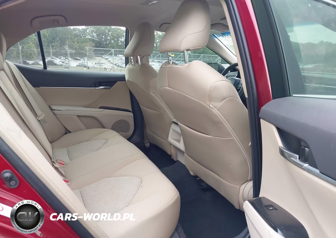 2018 Toyota Camry Le VIN:4T1B11HK6JU544882 - 8