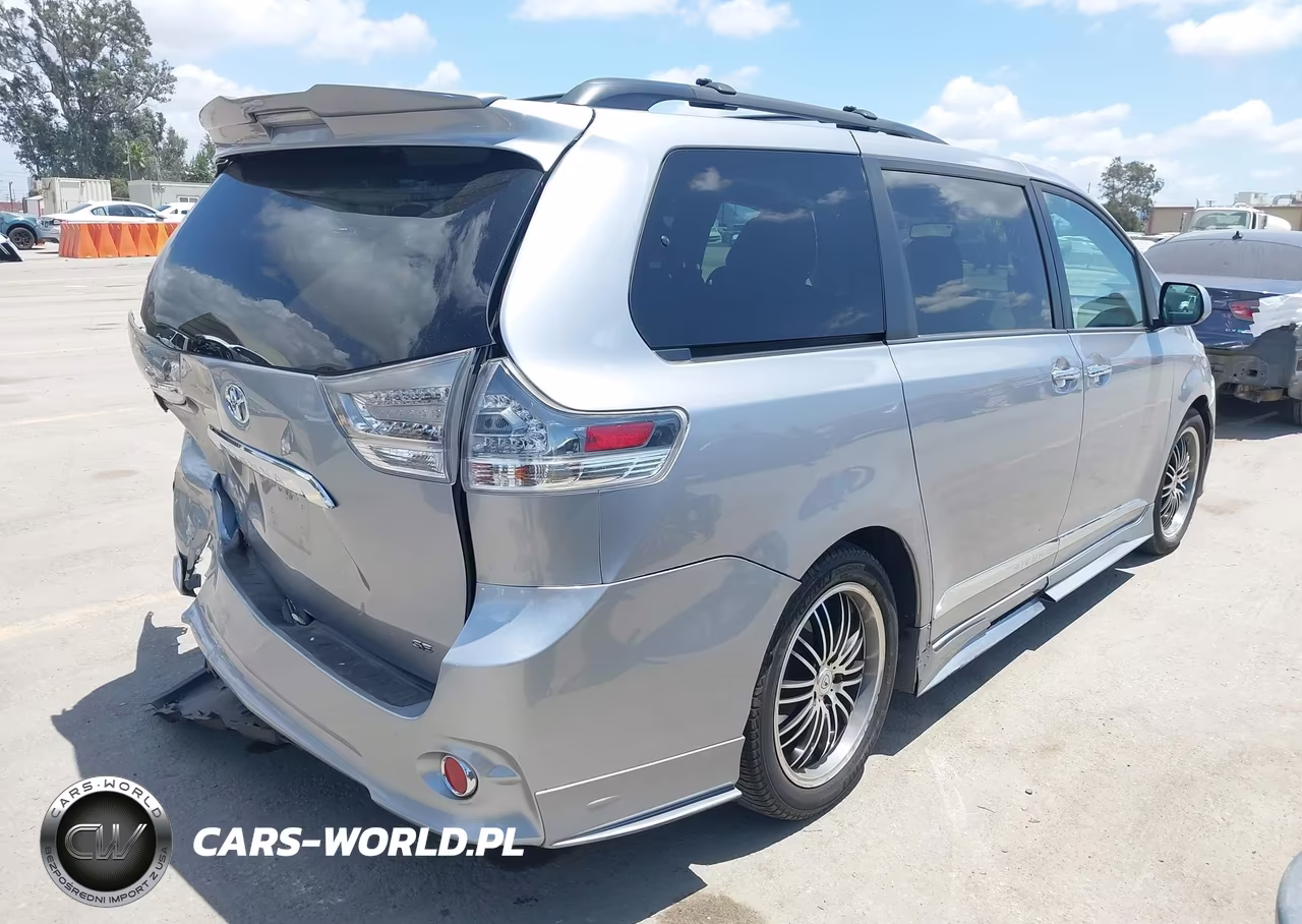 2012 Toyota Sienna Se 8 Passenger VIN:5TDXK3DC1CS258964 - 4