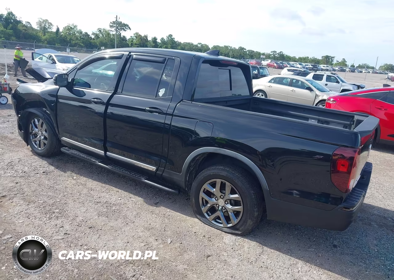 2017 Honda Ridgeline Black Edition VIN:5FPYK3F8XHB006985 - 3