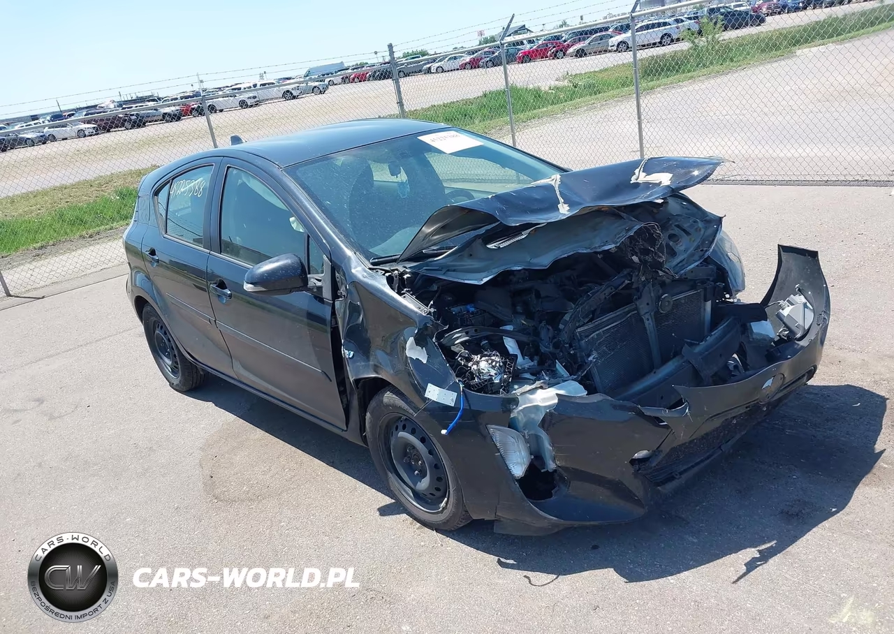 2015 Toyota Prius C Two – zdjęcie 1 z 17