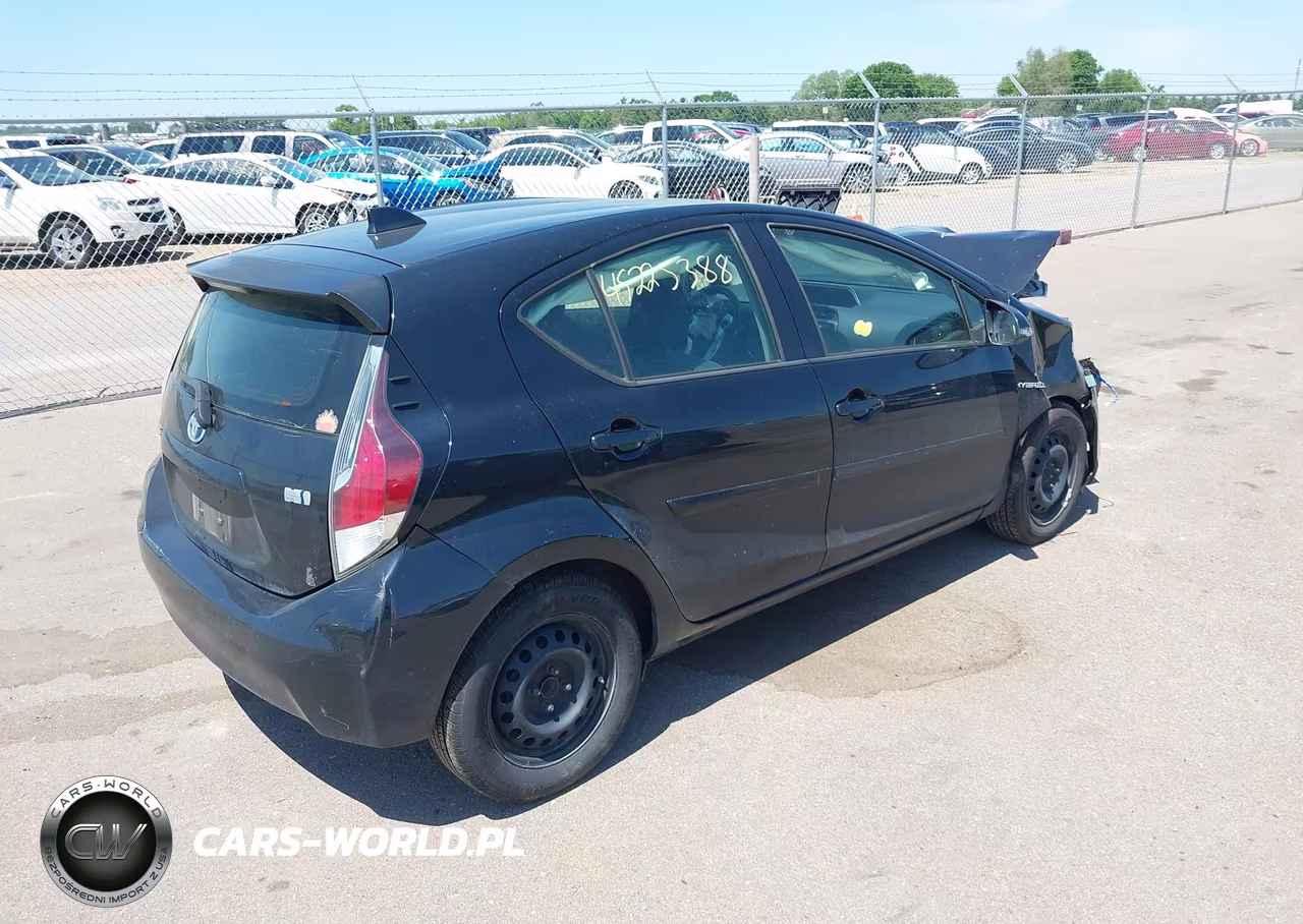2015 Toyota Prius C Two VIN:JTDKDTB34F1109442 - 4