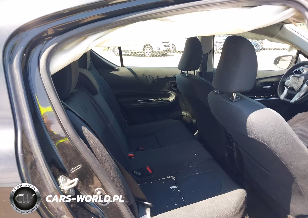 2015 Toyota Prius C Two VIN:JTDKDTB34F1109442 - 8