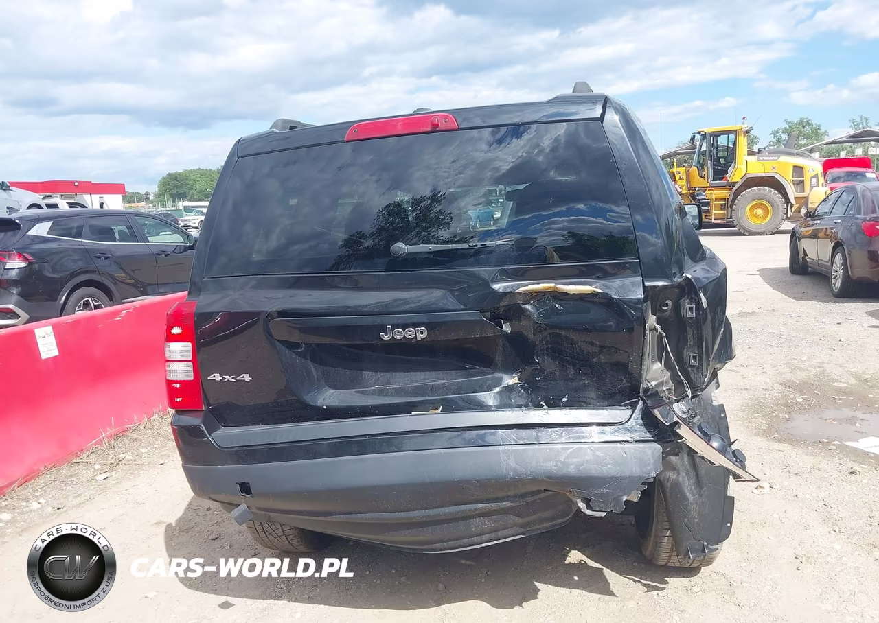 2016 Jeep Patriot Sport VIN:1C4NJRBB3GD692179 - 16
