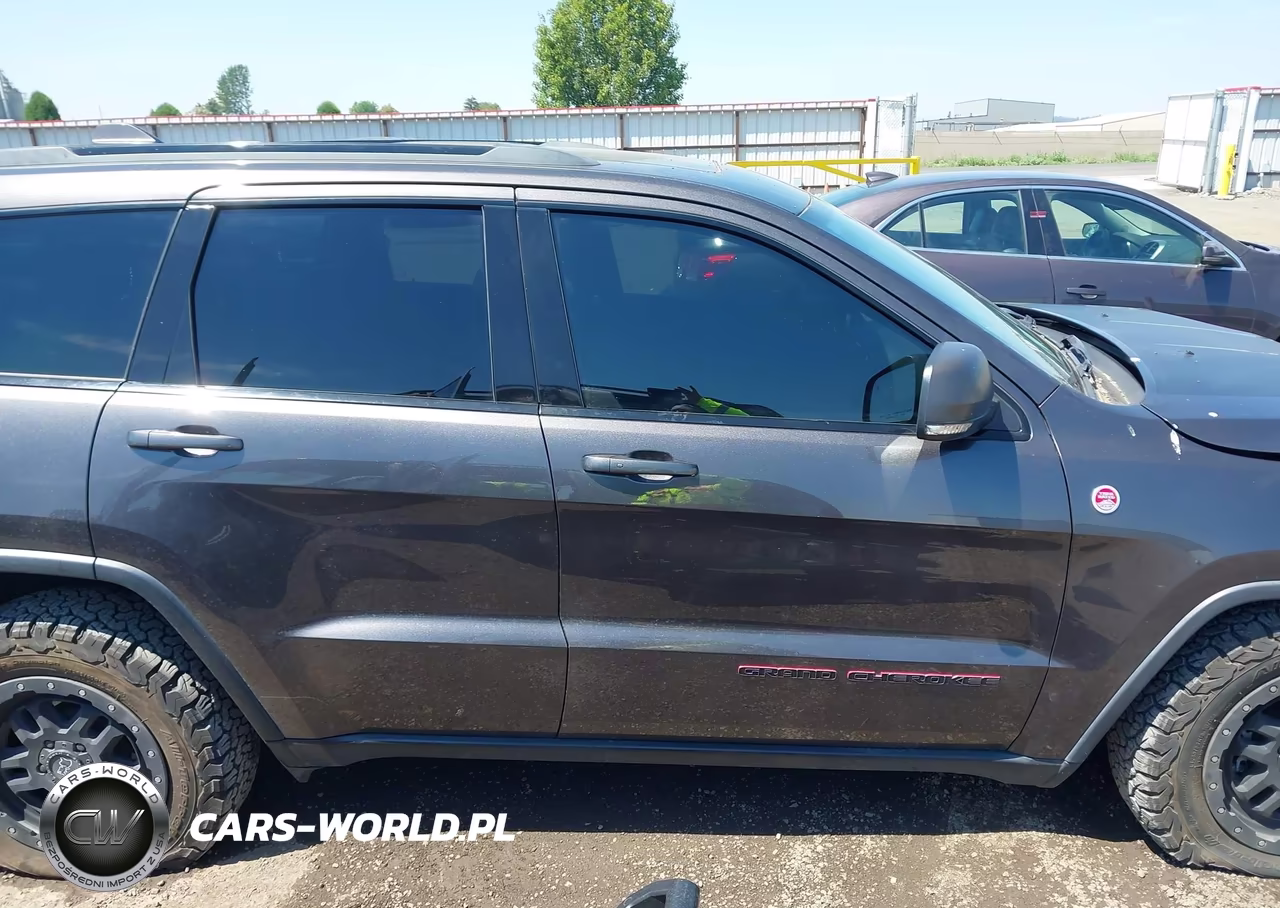 2020 Jeep Grand Cherokee Trailhawk 4X4 VIN:1C4RJFLG3LC314566 - 13