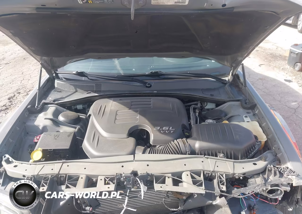 2019 Chrysler 300 300S VIN:2C3CCABG0KH559457 - 10