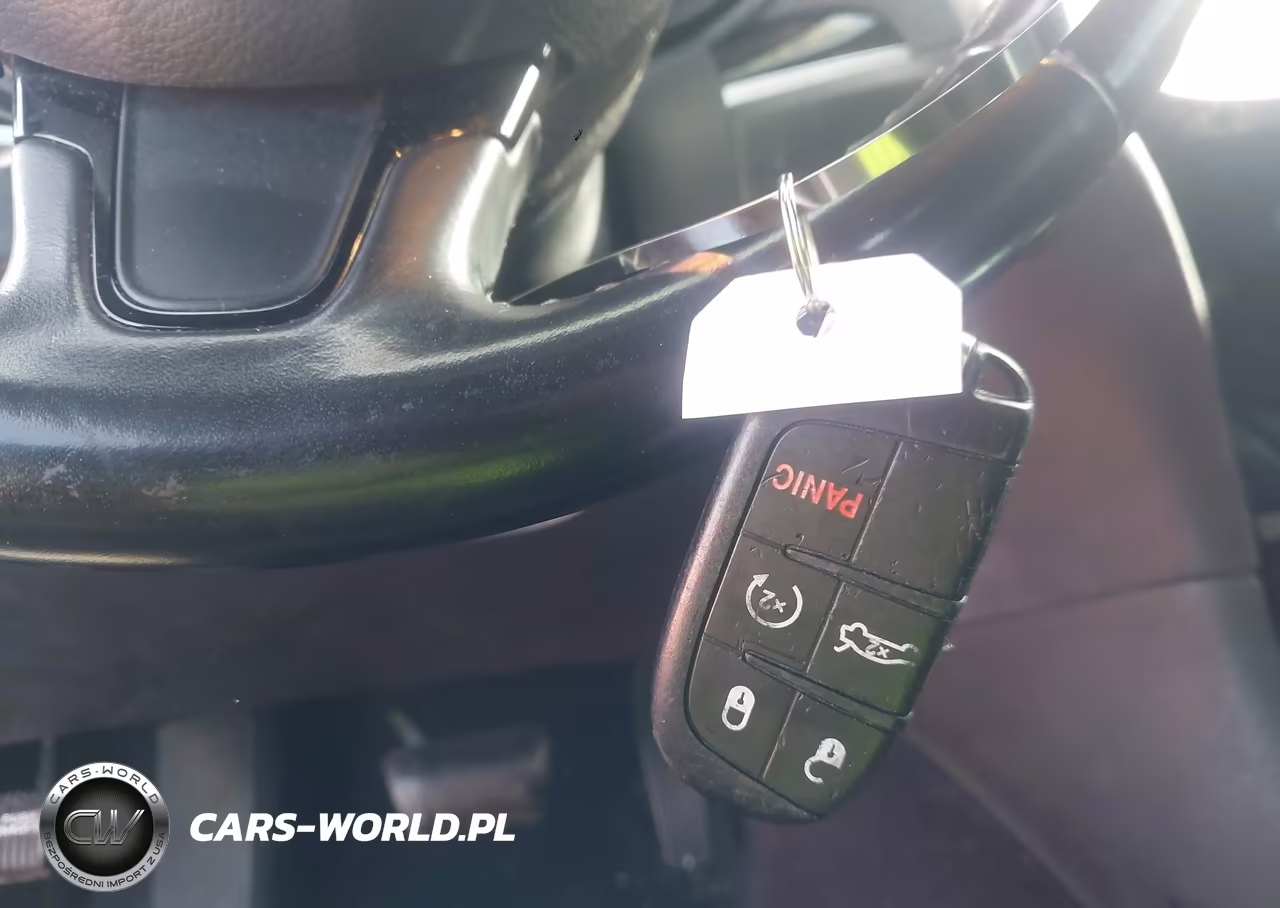 2019 Chrysler 300 300S VIN:2C3CCABG0KH559457 - 11