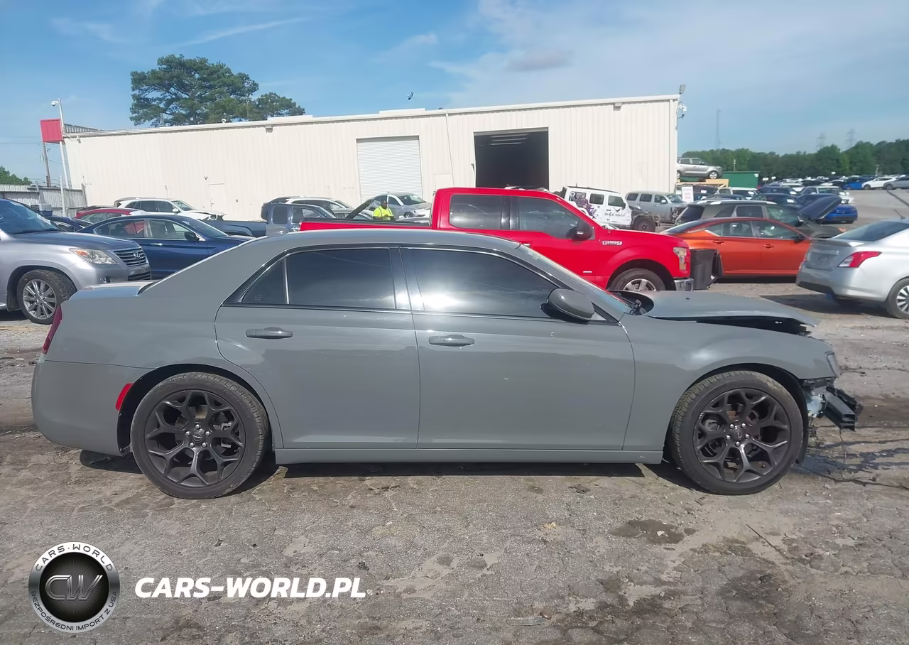 2019 Chrysler 300 300S VIN:2C3CCABG0KH559457 - 13