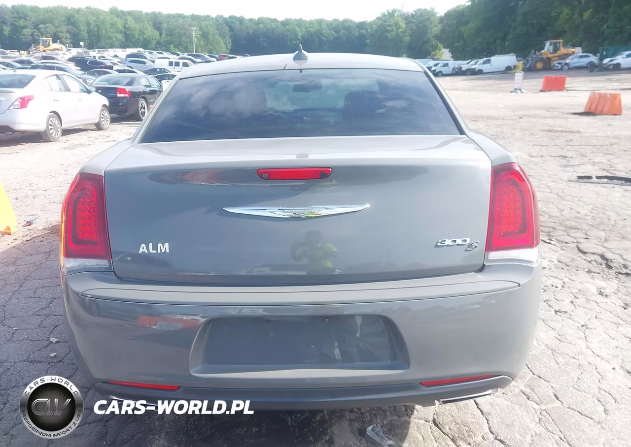 2019 Chrysler 300 300S VIN:2C3CCABG0KH559457 - 16