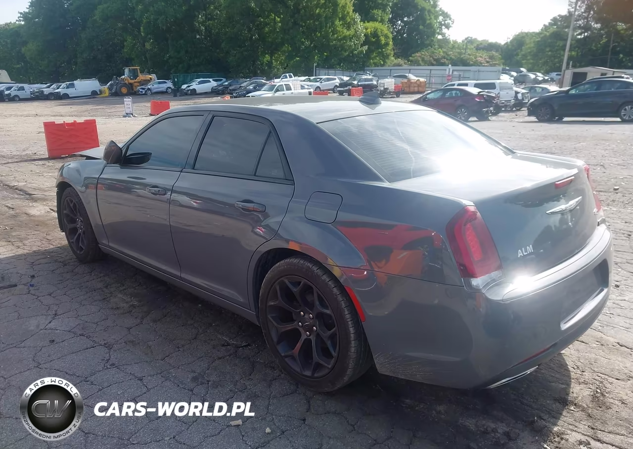 2019 Chrysler 300 300S VIN:2C3CCABG0KH559457 - 3