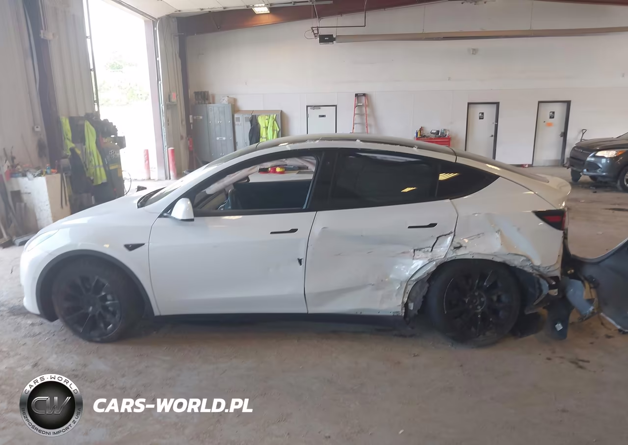 2022 Tesla Model Y Long Range Dual Motor All-Wheel Drive VIN:7SAYGDEE1NF317761 - 12