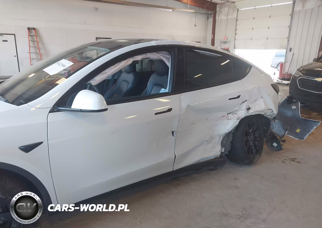 2022 Tesla Model Y Long Range Dual Motor All-Wheel Drive VIN:7SAYGDEE1NF317761 - 6