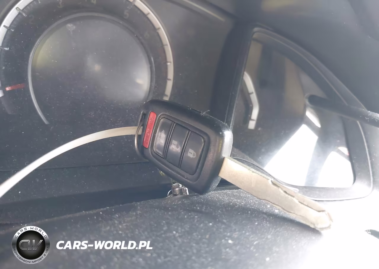 2018 Honda Civic Sport VIN:SHHFK7H4XJU415302 - 11