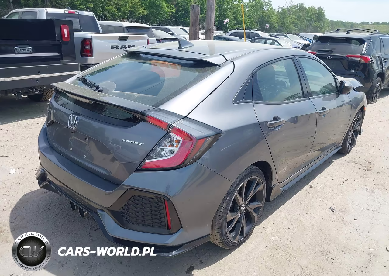 2018 Honda Civic Sport VIN:SHHFK7H4XJU415302 - 4