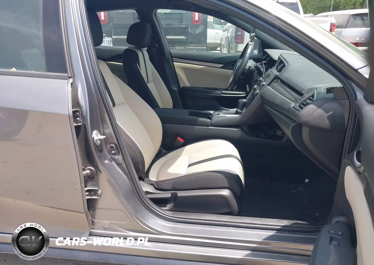 2018 Honda Civic Sport VIN:SHHFK7H4XJU415302 - 5